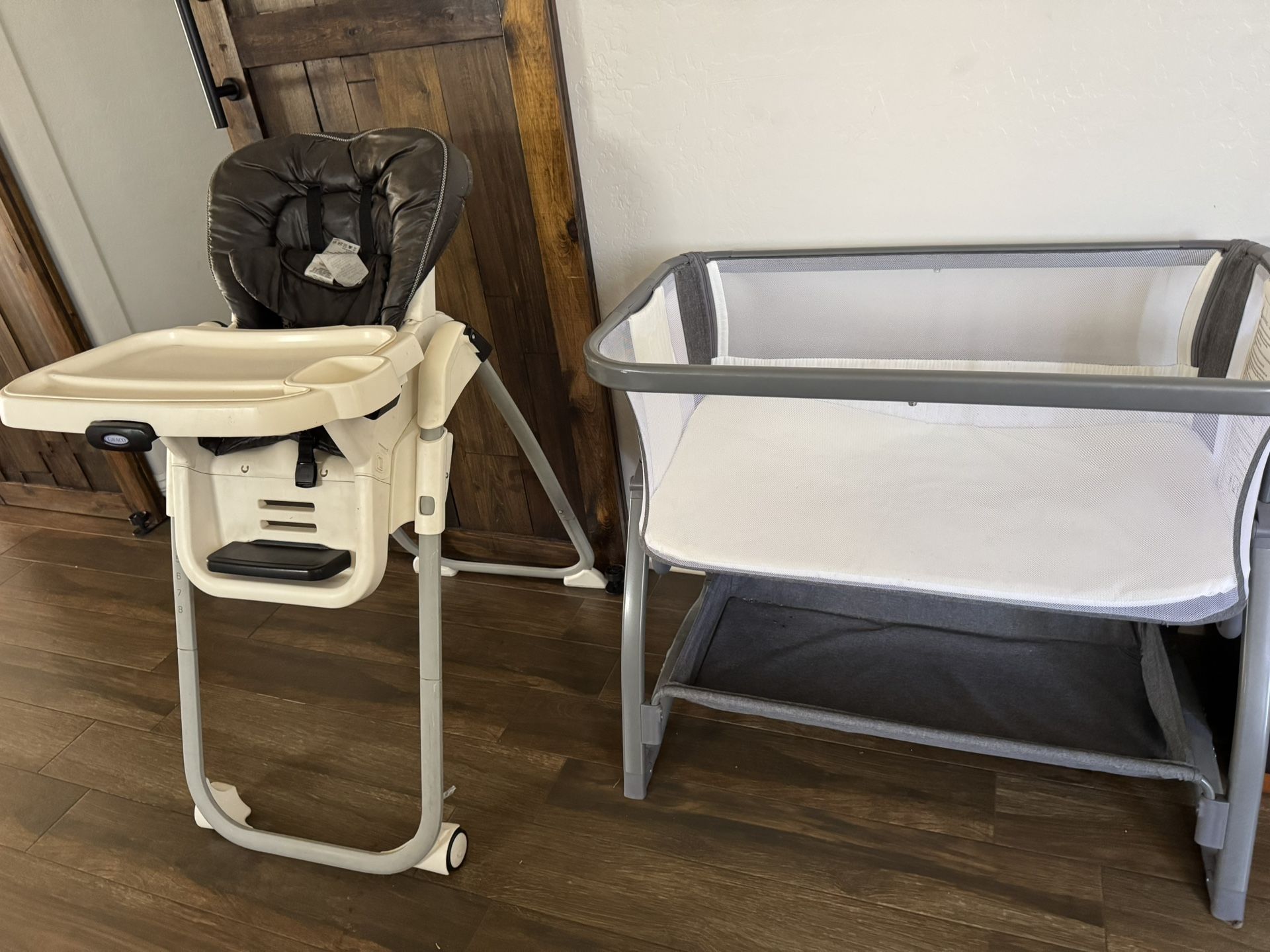 Baby bassinet and high chair bundle in Peoria