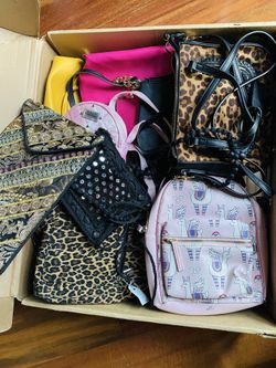 Bulk Buy Lot Of Purses Resellers