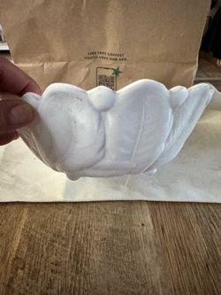 White Ceramic Clam Shell Bowl