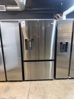 SAMSUNG 31 CU FT MEGA CAPACITY FRENCH DOOR REFRIGERATOR WITH FOUR TYPES OF ICE 🔥