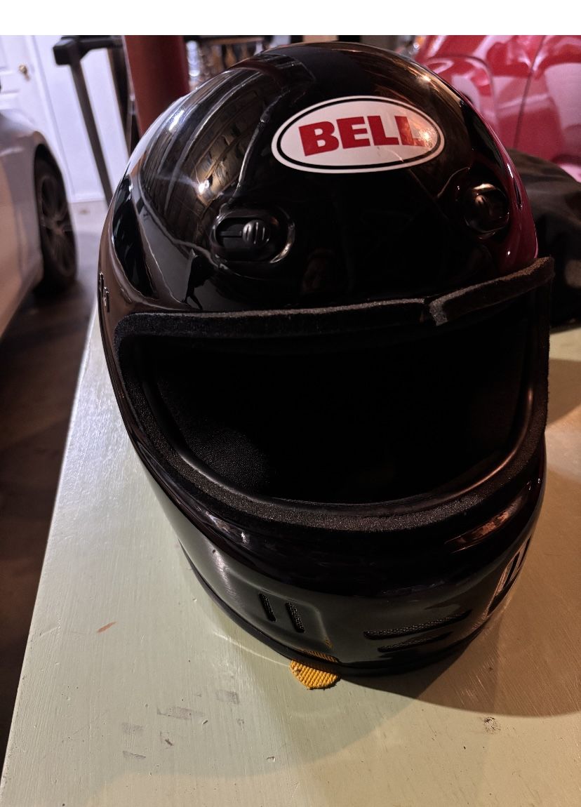 Bell Motorcycle Helmet  (never worn)