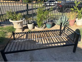 twin metal bed frame