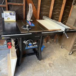 Delta Table Saw – Excellent Condition – Upgraded