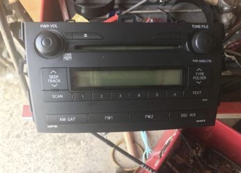 Stock 2009 Toyota Corolla radio great shape
