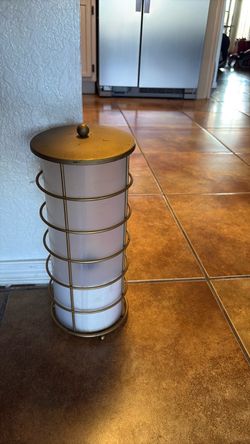 First come,, Eastside Hunter and Cuba area , Metal Cage Toilet paper 🧻 Floor holder