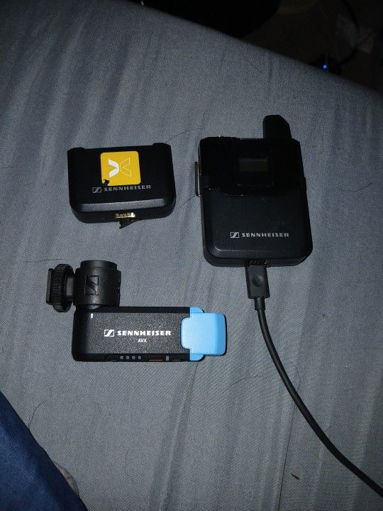 Sennheiser Pro Audio AVX Digital Wireless Microphone System - MKE2 Lavalier Pro Set