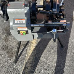 KLUTCH 1/2in.-2in. Electrical Pipe Threader