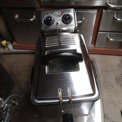 DEEP FRYER WORK GREAT AND GOOD CONDITION 