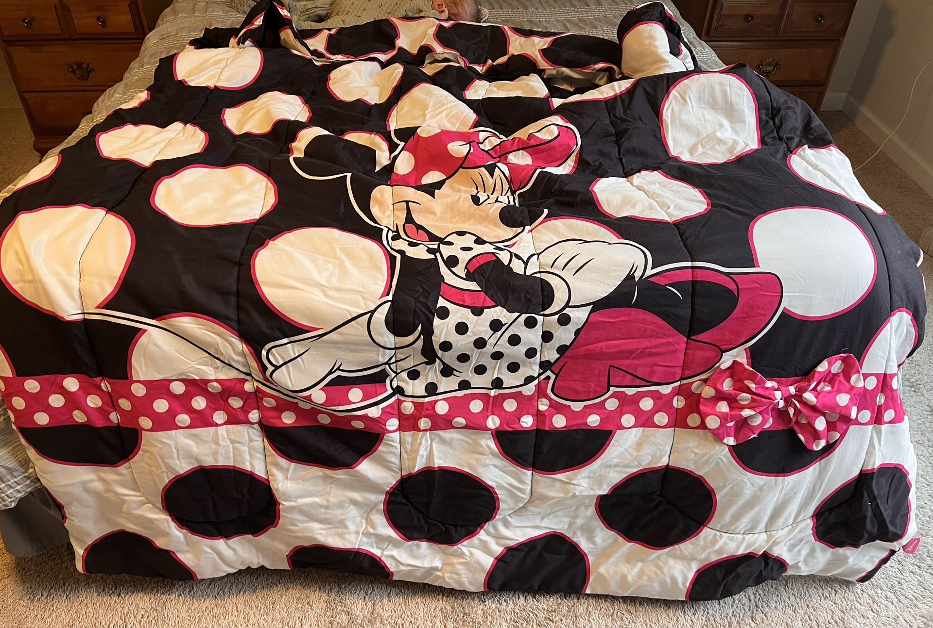 Minnie Mouse Bedding & Decor