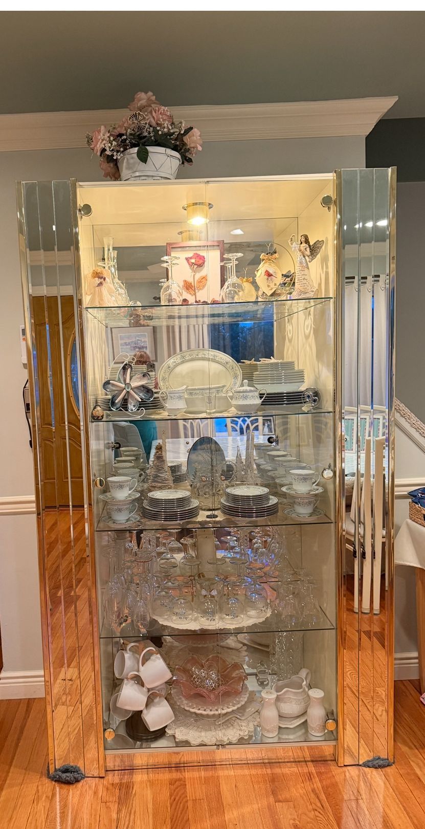 Lighted Cabinet