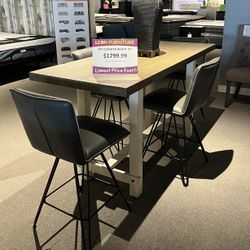 Table And 4 Barstools 
