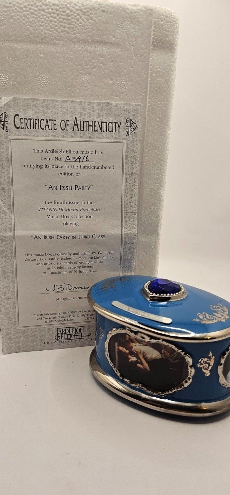 Ardleigh-Elliott music box
the fourth issue in the TITANIC Heirloom Porcelain