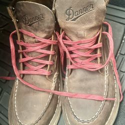 Dannner  Work Boot. Women Size   8. 1\2 