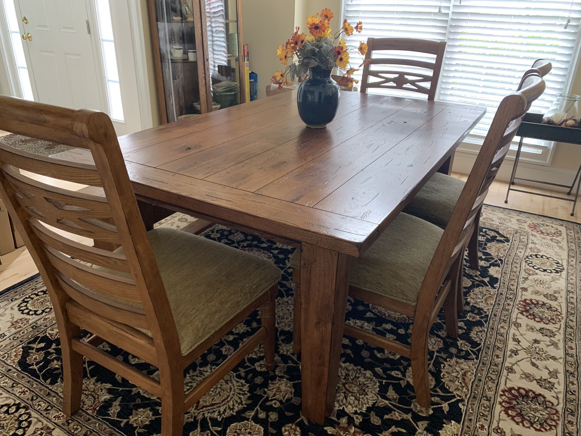 Esprit Decor solid oak dining set.