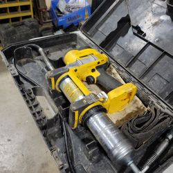 DeWalt 18volt Grease Gun
