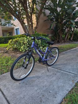Huffy Rock Creek Mountain Bike - 24in Wheels