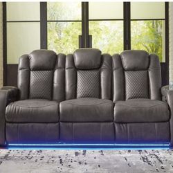 Power Reclining Sofa/Loveseat W/speakers