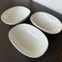 White Bowl/serving Dishes 
