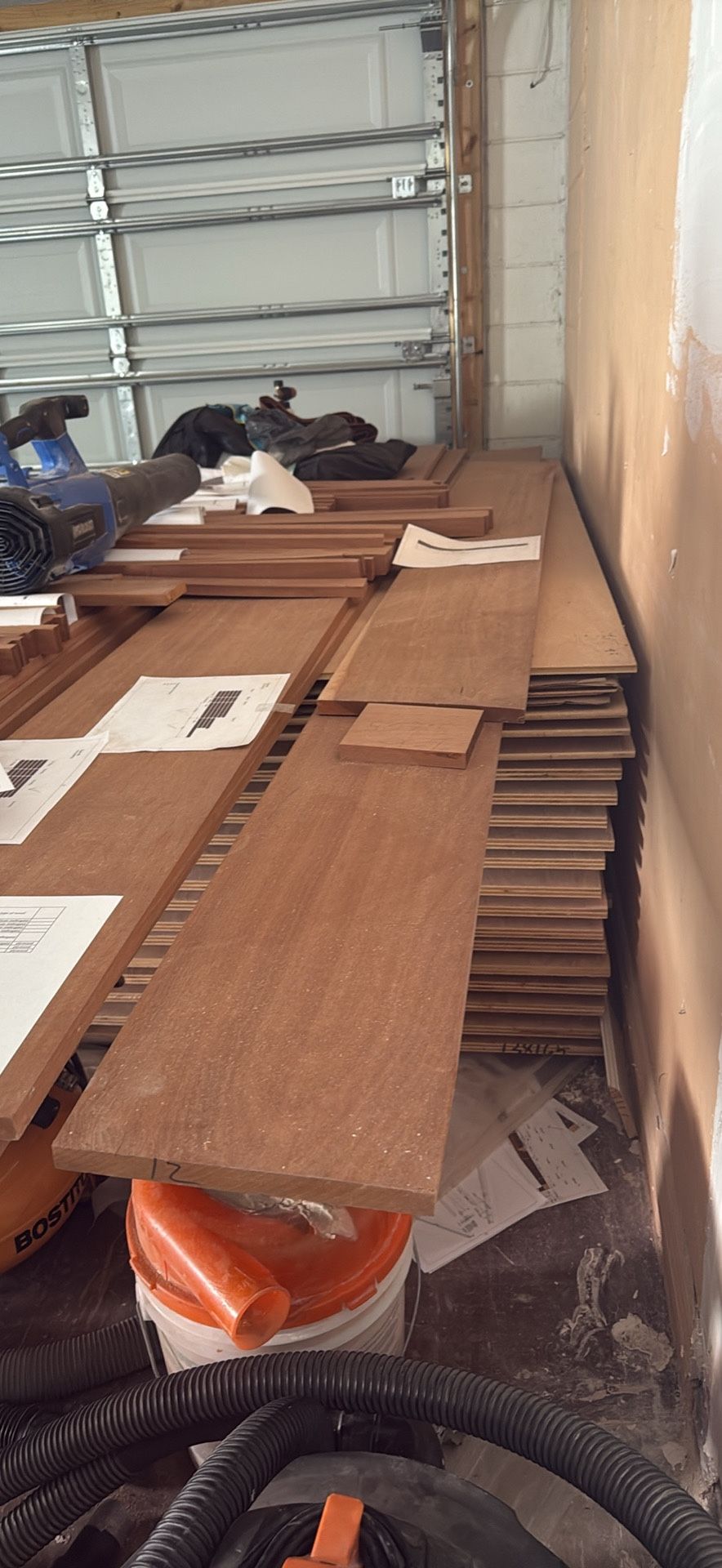 Wood African Mahogany, Red Cedar