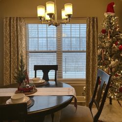 Dining table, extender, 6 Chairs 