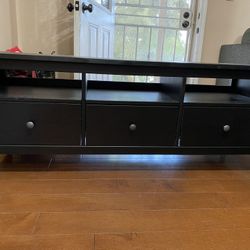 Entertainment Table