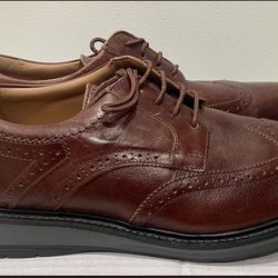 Men’s Size 9.5 Clarks Chantry Wing Tip Leather Shoes