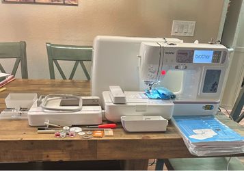 Brother Innov-ís 950D Sewing & Embroidery Machine - Disney Edition, Excellent Condition
