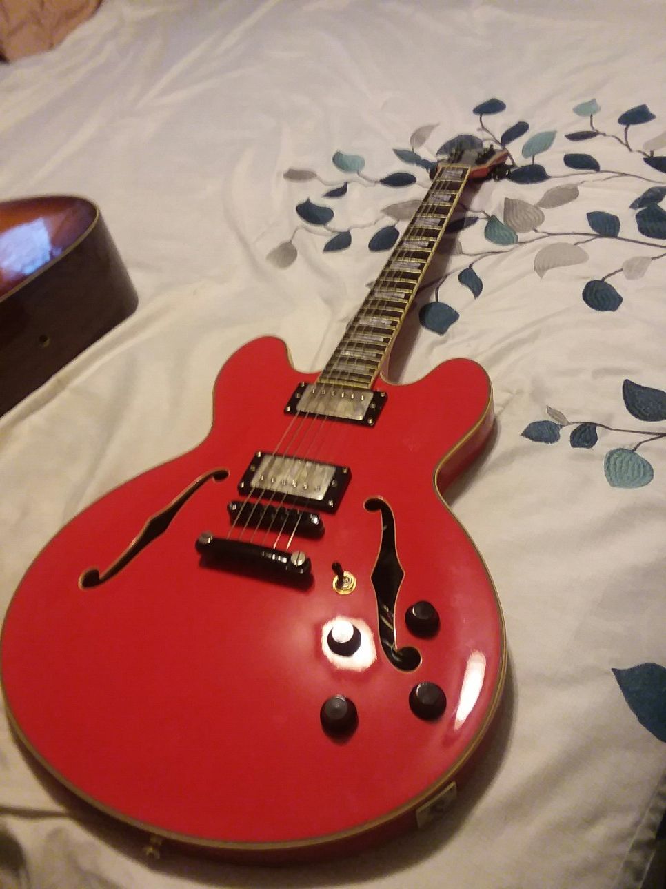 Beautiful vintage Ventura Gibson 339 hollow body copy electric guitar excellent condition for