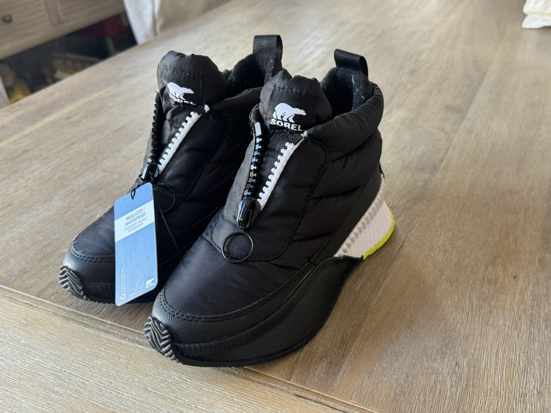 SOREL Out N About III Puffy Waterproof Insulated Boots Women's Size 6