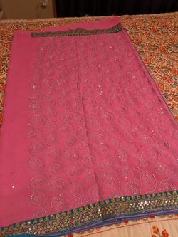 Like New Sarees. 6 yards of fabric.