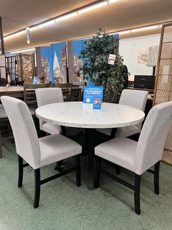🚚Hot Deal🚚Brand New 5pc Round Dining Set $499, Finance Available, Delivery Available 