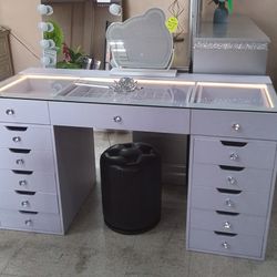New Vanity Desk With Lights And Bluetooth Sample Floor Only $970 Cash