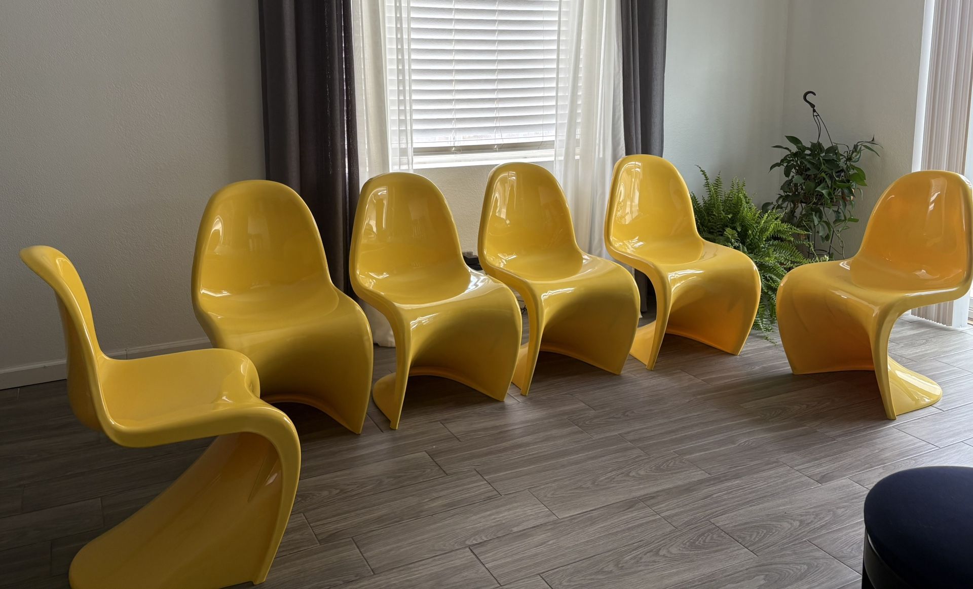 4- S Shape Chairs Indoor/Outdoor