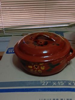 3 Mexican clay pots and 1 pot stand