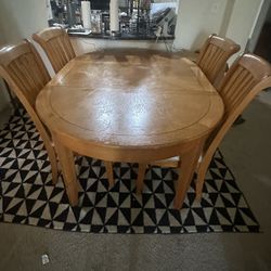 Dining Table With 4 Chairs - Oak - Chairs Like New 