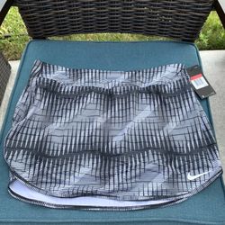 New Women’s Nike Skirt Shorts Retail $55