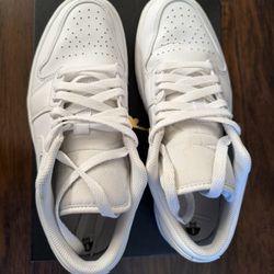 White Nike Air Jordan One Low Size 9