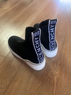 GIVENCHY Sneakers