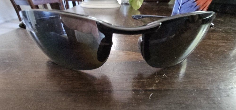 Maui Jim Sunglasses With Case 