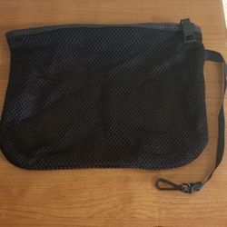 *BEBE* Mesh Travel Bag