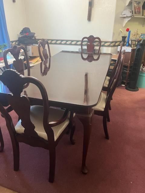 Table And Chairs / China Cabinet 