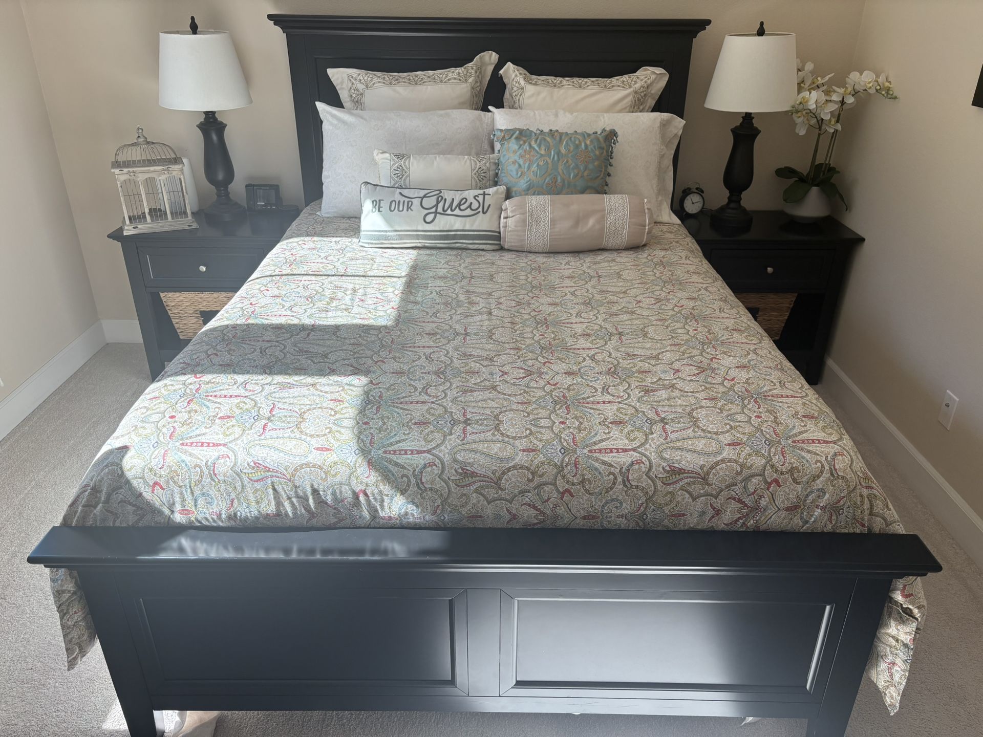 Macy’s Captiva Queen Bedroom Set — Bed + 2 Nightstands + Lamps (Solid Wood Look)