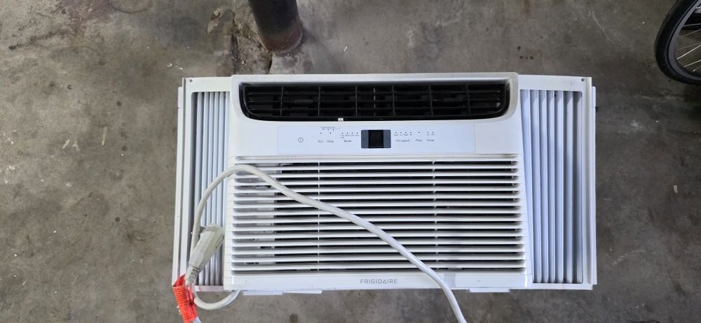 AC Unite Frigidaire 10,000 BTU