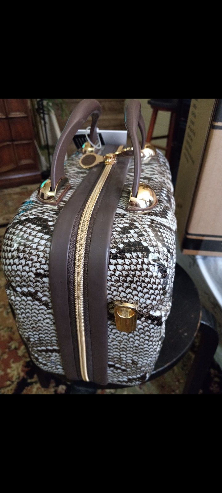 New With Tags High-quality Brand Makeup Bag  Very Elegant And Stylish $50 Check Out All Pictures 