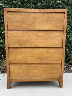 Silk and Snow Oak 5-Drawer Dresser/Chest of Drawers