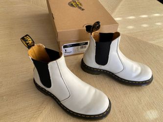 Doc Martens Chealsa boots
