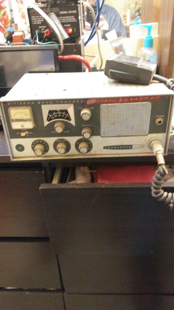 Lafayette HB-200 cb radio
