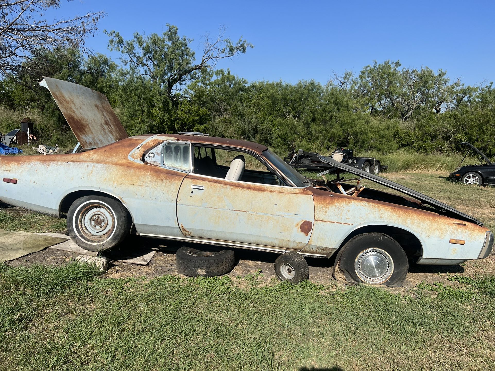 1973.. ( DODGE CHARGER SE)…$2500