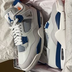 Air Jordan 4 Retro “Military blue”
