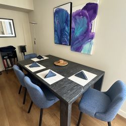 Dining Room Table And Chairs 